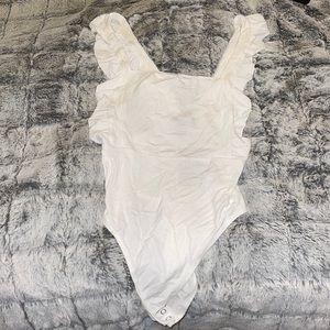 WHITE RUFFLE FOREVER 21 BODYSUIT